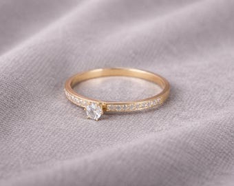 Rose Gold Verlobungsring 14k, 3 mm CZ Solitaire Ring, Zierliche Goldring mit Pavé Cubic Zirkonia, Minimalist Versprechen Ring, Geschenk für Sie