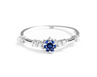 Witgouden ring met saffier en diamant, sierlijke verlovings- of beloftering voor dames