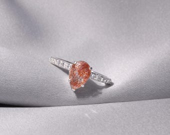 Pierścionek z gruszką z kamienia słonecznego, srebro próby 925, pierścionek z pomarańczowym kamieniem szlachetnym, delikatny pierścionek z aureolą, rodowany srebrny pierścionek, minimalistyczny prezent dla niej