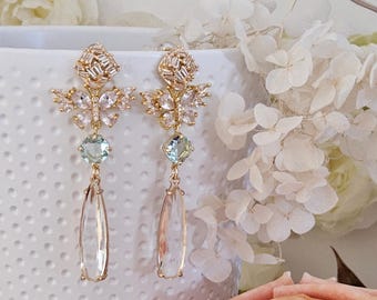 Elegant blue wedding Earrings.bride earrings.Vacation Earrings.Birthday gift for her.bridesmaid earrings.light blue&Clear Crystal earrings