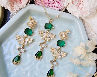 Green wedding Earrings.bride earring.party earrings.Vacation Earrings.Birthday gift for her.bridesmaid earrings.Crystal wedding earrings.