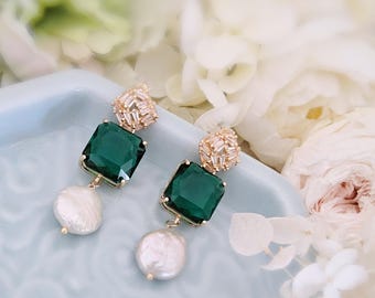Moden Green Crystal earrings.real Pearl Earrings.Gold Filled party earrings.Birthday gift for her.bridesmaid earrings.emerald earrings