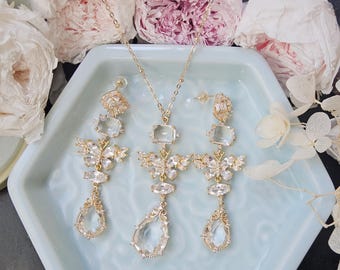 Elegant wedding Earrings.bride earrings.Vacation Earrings.Birthday gift for her.bridesmaid earrings.white Crystal earrings.wedding necklace