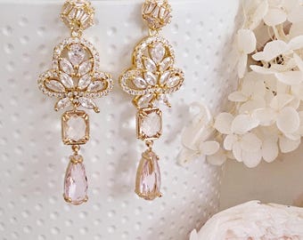 Luxury wedding earrings.Clear&pink Bridal Earrings.Vacation Earrings.unique Birthday gift for her.bridesmaid earrings.gift for girlfriend.