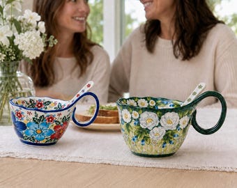 Keramische mok met bloemenmotief en gebogen handvat, inclusief optionele lepel, 440 ml soepbeker, een leuk cadeau voor in de cottagecore keuken.
