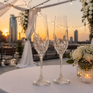Silverfärgade champagneglas med strass, pärlfärgade brudglas, set om 2