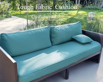 Cuscino da esterno impermeabile su misura, resistente alle intemperie e allo sbiadimento, ideale per mobili da giardino.