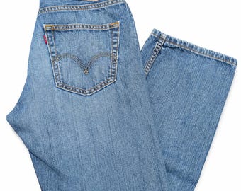 Vintage Levi’s 505 Jeans Medium Wash Straight Leg Regular Fit 32x28 1990-2000's