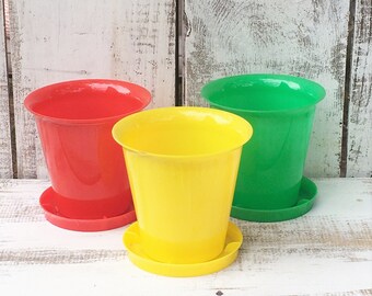 Vintage Flower Pots 1950s Hard Plastic Flower Pots in Red Green and Yellow, Flower Pot and Saucer, Mid Century