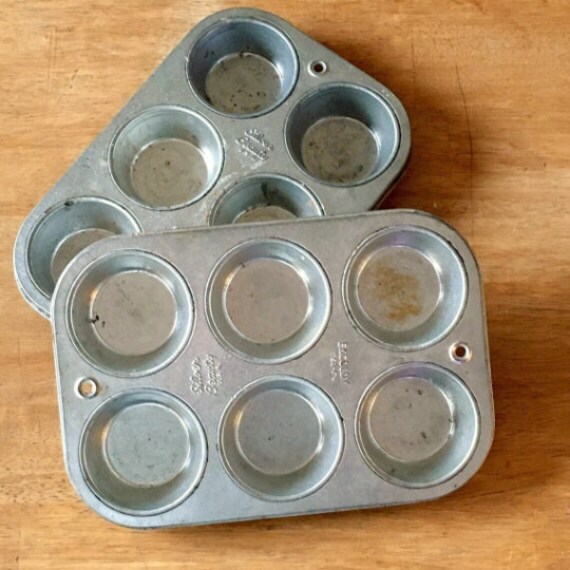 Vintage Ekcoloy Silver Beauty Mini Muffin Tin, 8 Cup Cupcake