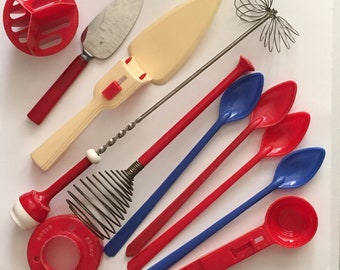 Vintage Kitchen Utensil Lot, Red Plastic Kitchen Gadgets and Utensils, Wit Whip one hand whisk Whipper