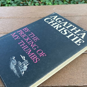 Je me interpelle dans le pouce d'Agatha Christie romans policiers romans policiers classiques thriller mystère détective meurtre mystère classique