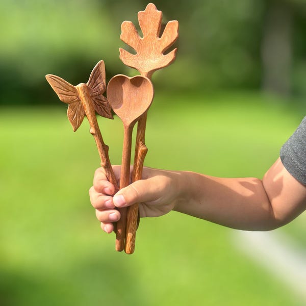 Łyżka do mikstur Mud Kitchen | Drewniana łyżka dla dzieci | Zabawa sensoryczna Montessori | Zabawka stołowa Nature | Prezent do ogrodu wróżek | Waldorf Outdoor Kids
