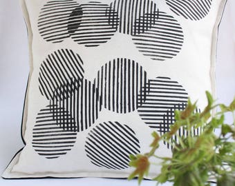 Black and Ecru Pillow cover -Hand stamped cushion cover with circles in black - Geometric pattern hand-printed-decorative pillow 40x40 (16")