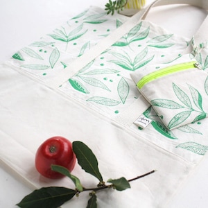 Borsa da mercato con portamonete - Borsa e portafoglio in cotone stampati a mano in verde con motivo &quot;ramoscelli&quot;
