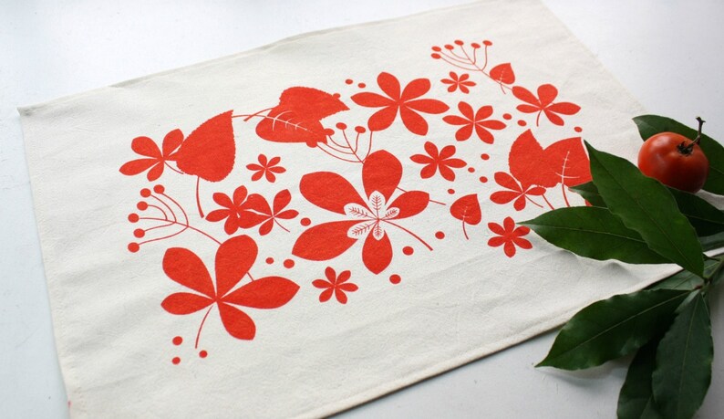 Cotton placemats Spring screen print blue or red-Set x 2-Modern rustic style placemats handprinted flowers and leaves onto unbleached cotton image 3