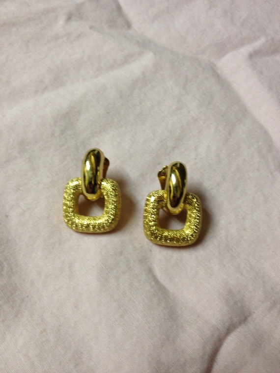 Authentic GLAM Burberry Earrings Clip On -Shiny Go