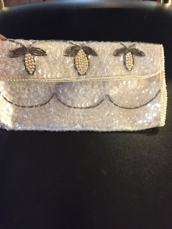 Gorgeous Beaded and Sequined Clutch Vintage Pearl… - image 4