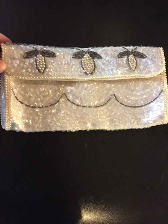 Gorgeous Beaded and Sequined Clutch Vintage Pearl… - image 3