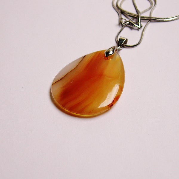 Classic Genuine Agate gemstone pendant chain included