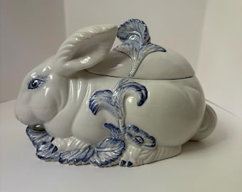 Nove Italy Handpainted Bunny Tureen