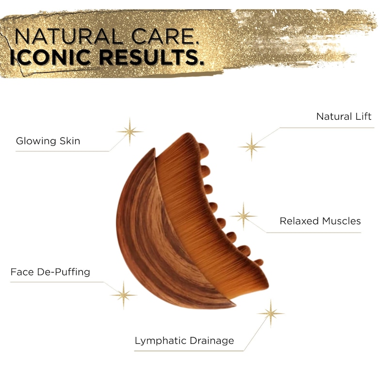 Pode incluir: Uma ilustra&ccedil;&atilde;o com o texto "NATURAL CARE. ICONIC RESULTS." mostra uma ferramenta de beleza marrom em forma de meia-lua. A imagem destaca benef&iacute;cios como pele radiante, desincha&ccedil;o facial, drenagem linf&aacute;tica, lifting natural e m&uacute;sculos relaxados.