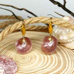 Design 33 | Boho Pink Seashell & Pearl Earrings | Pendientes artesanales | Handmade Ocean Inspired Jewelry | Elegant Coastal Style