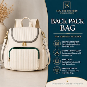 Puede incluir: Una mochila acolchada de color crema con asa superior, correas para los hombros y cremalleras doradas. La parte delantera presenta un borde verde oscuro en el bolsillo y un borde gris en la solapa. El texto dice: SEW THE PATTERN BACK PACK BAG.