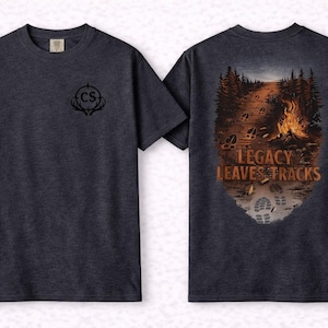 Camiseta de caza Legacy Leaves Tracks / camiseta de estilo retro para actividades al aire libre, con diseño de huellas de botas y hojas.