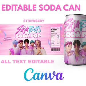 Puede incluir: Un diseño de lata de refresco rosa con el texto "SAJA BOYS SODA POP" y la palabra "STRAWBERRY". El diseño presenta un grupo de personas vestidas de rosa y morado. También son visibles las palabras "EDITABLE SODA CAN" y "ALL TEXT EDITABLE".