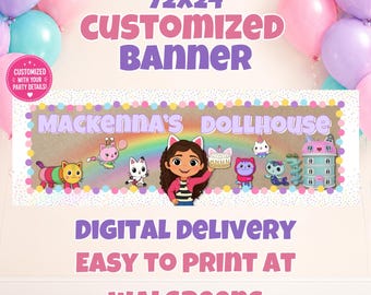 Könnte beinhalten: Ein 72x24 personalisiertes Banner mit dem Text MACKENNA'S DOLLHOUSE, einer zentralen Cartoon-Figur mit Katzenohren, die einen Kuchen hält, und verschiedenen bunten Katzenillustrationen vor einem Regenbogenhintergrund, umrandet von Punkten.