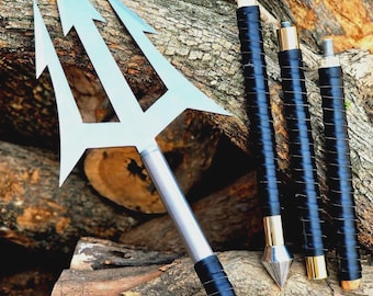Lanza artesanal de acero de alto carbono – Mango de palisandro de 50 pulgadas, revestimiento de cuero, detalles de latón.