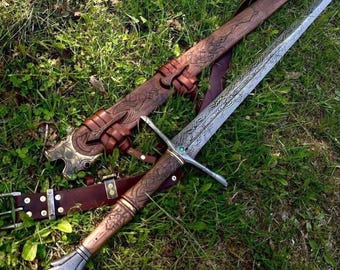 手作りのエルフのファンタジーソード、ダマスカス鋼の刃、ローズウッドの柄、銀の装飾、コレクター向けディスプレイ