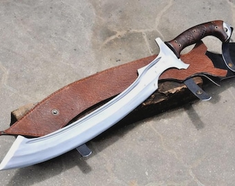 Espada Khopesh hecha a mano de acero de alto carbono con mango de palisandro y funda de cuero.