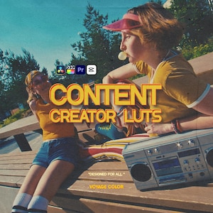 Puede incluir: Imagen de estilo retro con dos personas vestidas con ropa vintage, sentadas en un banco de madera. El texto "CONTENT CREATOR LUTS" y "DESIGNED FOR ALL" es visible. También se ve un radiocasete.