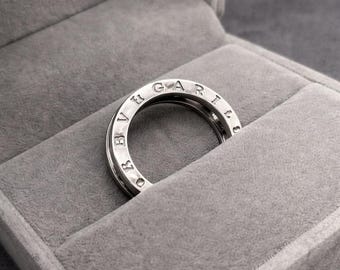 Anello minimalista da donna BVL in Box, in argento S925, impilabile e inciso, gioiello elegante di ispirazione vintage, regalo perfetto per lei.