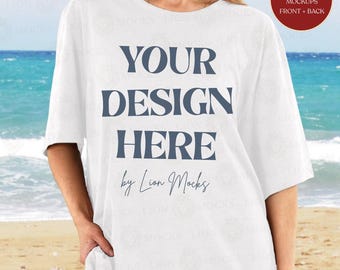 Bella Canvas 3001 mockup, strandomgeving BC3001 gemêleerd diep groenblauw oversized shirt echte vrouwen mockup (digitale download)