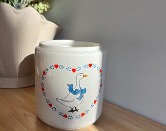Bote de cerámica vintage con forma de ganso / Corona de corazón con pato y cinta azul / Decoración de cocina estilo granja retro