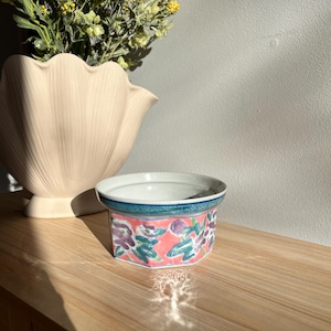 Maceta hexagonal de porcelana china vintage / Maceta floral de estilo chinoiserie rosa y azul / Famille Rose