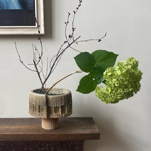 Vintage Yamasan Brutalist Ikebana Vase, Mid-Century Japanese Stoneware Pedestal Planter (Signed)