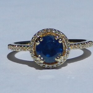 Natural Ceylon 1.36 Carat Sapphire & Diamond Engagement Ring 14kt Yellow Gold