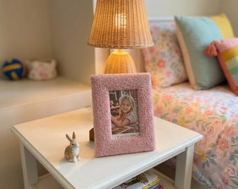Marco de fotos rosa de tela bouclé, marco de fotos de tela de peluche suave, decoración para la habitación de los niños.
