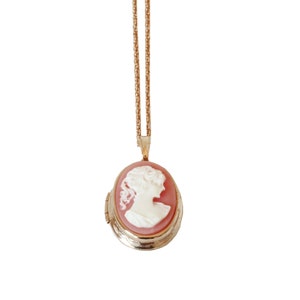 Vintage Cameo Necklace Pendant