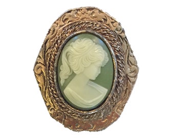 Vintage Cameo Necklace Pendant Brooch