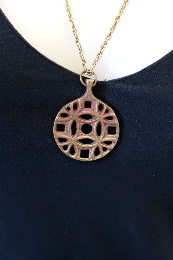 Gold Toned Metal Circle Pendant Necklace