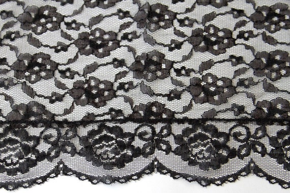 Vintage Black Floral Lace Triangle Scarf Shawl - image 3