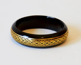Bangle Black and Gold Pattern Design