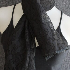 Oscar De La Renta Studio Vintage Floral Lace Scarf
