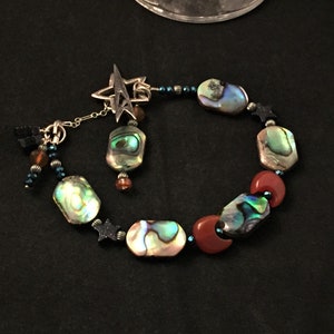 Paua shell armband, abalone shell armband, carneool armband, ster armband, maan armband, hemelse armband, ambachtelijke armband, cadeau
