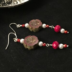 Red flower earrings, red earrings, drop earrings, red dangle earrings, flower earrings, mothers day gift, mom gift, wife gift, daughter gift